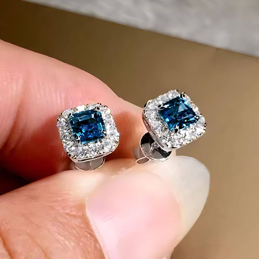 Emerald Green Gold Stud Earrings - Diane Jewelry